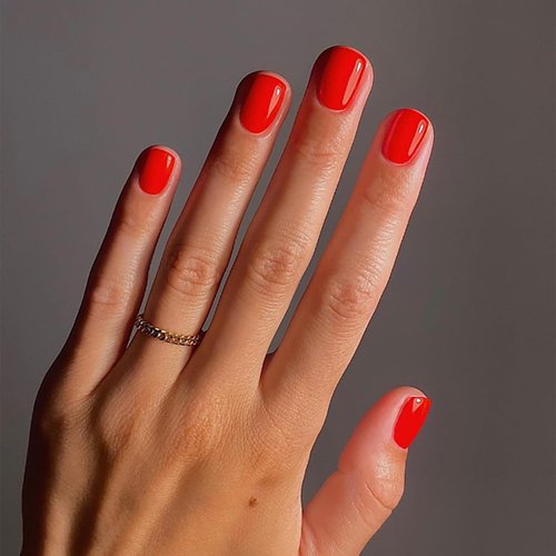 24 Pcs Pure Red Press on Nails Short Fake Nails Square Stick on Nails Full Cover Acrylic Nails Solid Color Nail Tips Glossy False Nails Artificial Stick on Nails for Women DIY Manicure Decorations