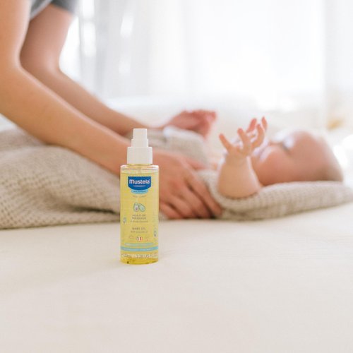 Mustela Baby Oil - Moisturizing Oil for Massage - with Natural Avocado, Pomegranate & Sunflower Oil - 3.38 fl. Oz (Pack of 1)