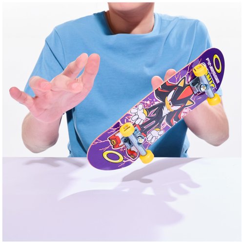 TECH DECK, Finesse X Sonic The Hedgehog Handboard; Authentic Mini Skateboards, Kids Toys for Boys & Girls, Ages 6 and up (Hands Use Only)