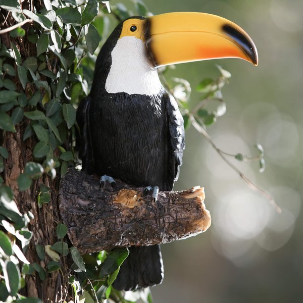 A.F.N.A.L Toucan Tree Hugger Outdoor Statue for Garden, Patio & Backyard, Hanging Resin Tree-Face Peeker Art Sculpture Decoration, Tropical Exotic Bird Ornament Tree & Wall Décor Gift, 10.2" H