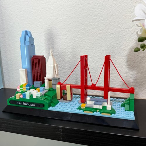 Apostrophe Games San Francisco Skyline Building Block Set (459 Pieces) Features Golden Gate Bridge and More - Architecture Landmark Model for Kids and Adults