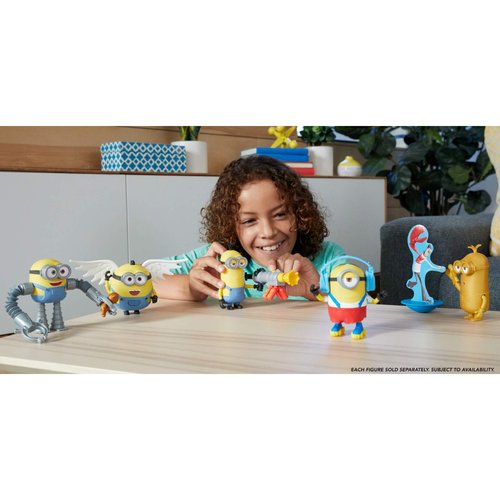 Minions: The Rise of Gru Villain Smack Kevin Action Figure Approx 4-in Movie Character Toy with Button-Activated Motion & Target Accessory for Ages 4 Years & Older