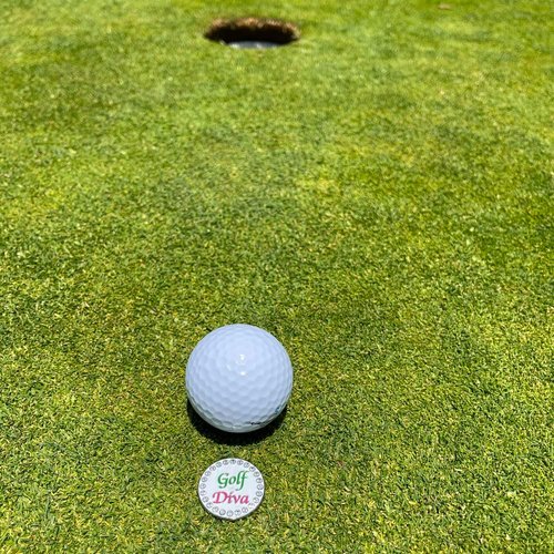Giggle Golf Bling Golf Ball Marker with A Standard Magnetic Hat Clip | Great Gift for Women (Golf Diva)