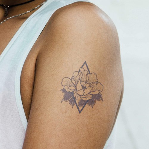 Inkbox Temporary Tattoos, Semi-Permanent Tattoo, One Premium Easy Long Lasting, Water-Resistant Temp Tattoo with For Now Ink - Lasts 1-2 Weeks, Flower Tattoo, 3 x 3 in, Unik