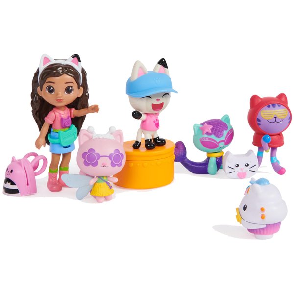 Gabby's Dollhouse, Travel Themed Figure Set with a Gabby Doll, 5 Cat Toy Figures, Surprise Toys & Dollhouse Accessories, Kids Toys for Girls & Boys 3+