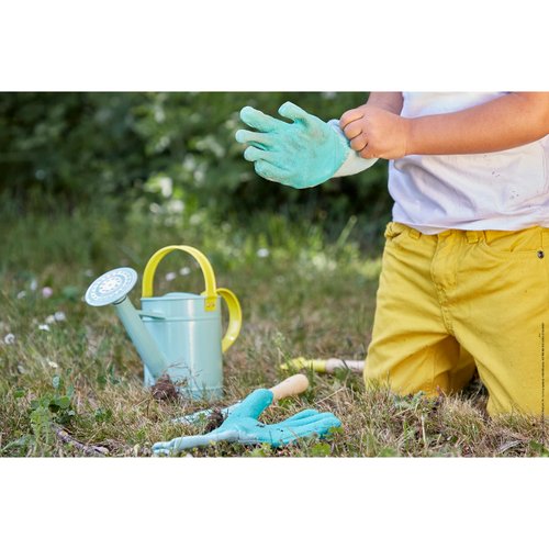 Janod Happy Garden - 5 Piece Sturdy Metal Gardening Playset with Watering Can, Rake, Trowel, and Fabric Gloves - Ages 3+ - J03187
