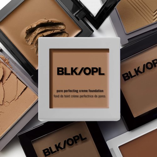 BLK/OPL TRUE COLOR Pore Perfecting Powder Foundation SPF 15, Hazelnut — enriched with Vitamins C & E, cruelty-free