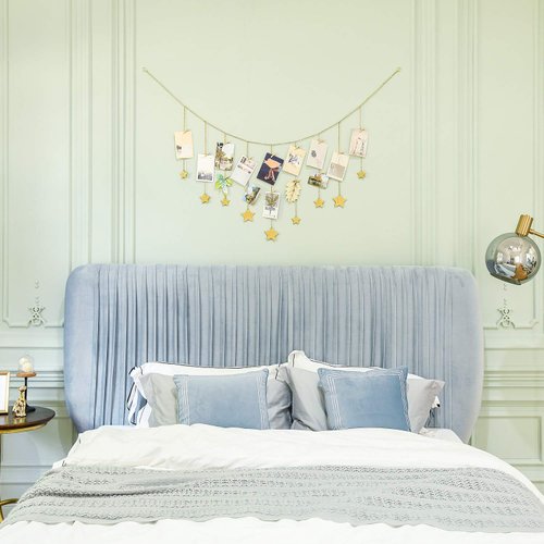 Mkono Hanging Photo Display Boho Decor Wooden Stars Garland with Metal Chains, Pictures Cards Holder with 25 Wood Clips, Wall Art for Room Bedroom Dorm, Teen Girl Gift Ages 12 13 14 Years Old, Gold