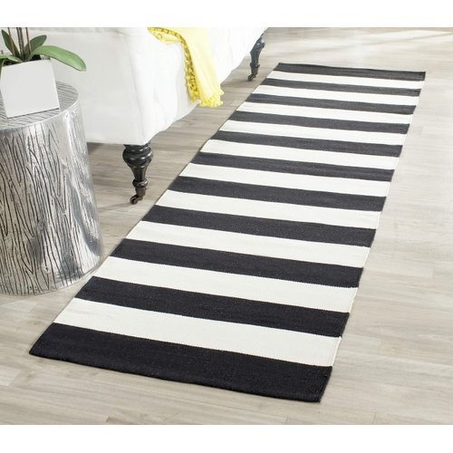 SAFAVIEH Montauk Collection Runner Rug - 2'3" x 8', Black & Ivory, Handmade Flat Weave Boho Farmhouse Cotton Stripe, Ideal for High Traffic Areas in Living Room, Bedroom (MTK712D)