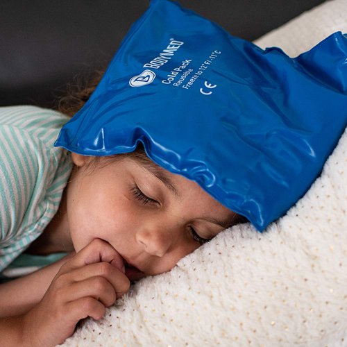 BodyMed Blue Vinyl Cold Pack - Reusable Flexible Ice Pack for Injuries, Cold Gel Pack Half Size, 12 in. x 7 in.