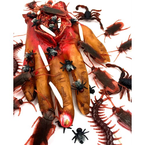 GuassLee 150pcs Realistic Bugs Plastic Fake Bug Trick Toys Insects Halloween Prank Toy Bugs Cockroaches Spiders Worms Centipedes Scorpions for Kids April Fool's Day Prank Party Favors