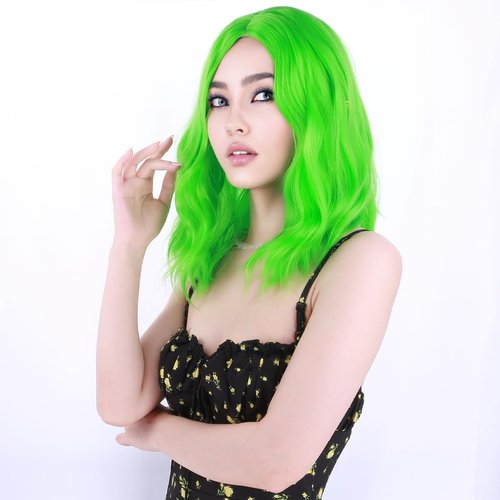 WTHCOS Light Green Short Bob Wig Short Curly Wavy Hair Wig for Women Green Wig Side Part Wig Heat Resistant Synthetic Hair Wigs for Daily Use Cosplay Wig With Wig Cap