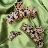 TELETIES - Medium Hair Clip - Strong Grip, Bendable Teeth, Comfortable Curved Design - Ideal for Medium-Thick Hair - For All Hair Textures - Blonde Tortoise