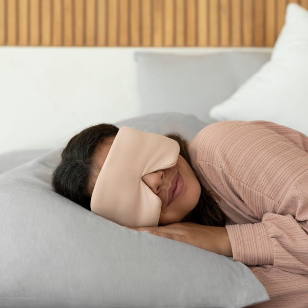 Baloo Silk Weighted Sleep Mask | Sound-Muffling Blindfold for Deep Sleep | Mulberry Silk Eye Mask with Rose Quartz Crystal | Relaxation & Tranquillity Mask