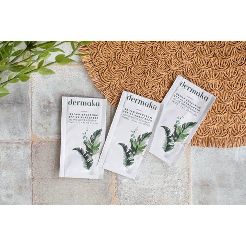 Anti-Aging Sunscreen SPF 42 for All Skin Types - 5ml 25 Packets Water Resistant 80 min. Mineral-Based Lightly Tinted Sunscreen.