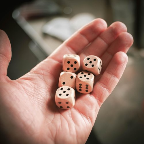 STAHLHAMMERS - 10 Pack Wooden Dice Set - Standard 16mm 6 Sided - Perfect for Board Games and RPGs