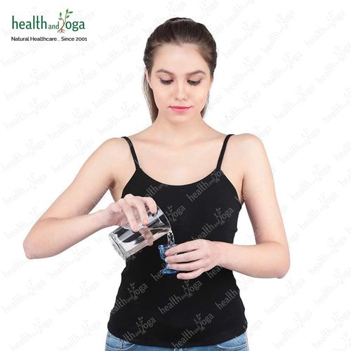 HealthAndYoga™ ChillEyes Colored Eye Wash Cups – Remedy Cup for Eye Wash - Eye Cleaner with Snug Fit - Includes Storage Container (2 Pcs.) (1 Orange + 1 Blue)