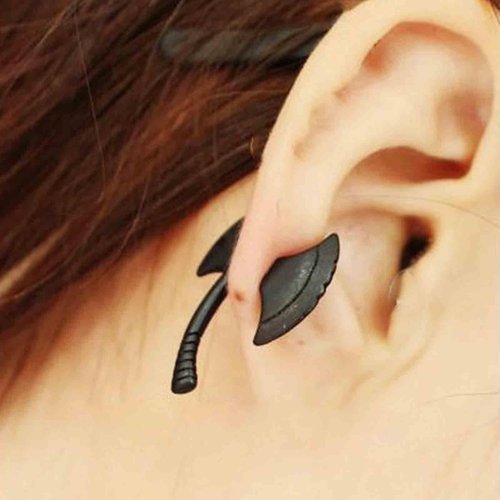 Sttiafay Punk Axe Ear Jacket Earrings Black Axe Stud Earrings Gothic Scary Axe Earrings Axe Hatchet Shape Earrings Jewelry for Women