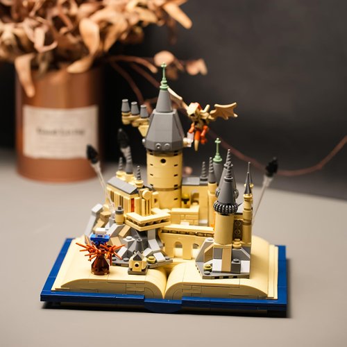 Castle Book Building Set Compatible with Lego for Adults,Medieval Modular House Building Kit for Boys and Girls Christmas,Halloween,Birthday Gifts 727 pcs