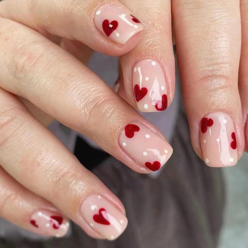 Square Press on Nails Short Fake Nails with Heart Design Nude False Nails Full Cover Acrylic Artificial Nails Glossy Glue on Nails Stick on Nails for Women Manicure Decoration 24Pcs