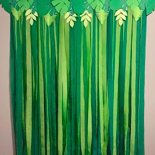 PartyWoo Crepe Paper Streamers 6 Rolls 492ft, Pack of Crepe Paper Green Streamers Party Decorations, Crepe Paper for Birthday Decorations, Party Decorations, Wedding Decorations (1.8 in x 82 Ft/Roll)