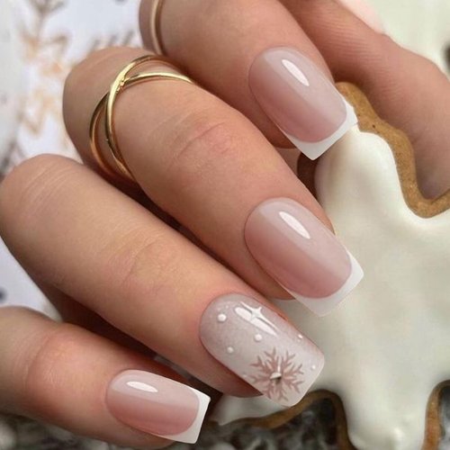 YOSOMMK French Tip Press on Nails Short Square Fake Nails with Snowflake Designs Nude Glossy Glue on Nails Christmas Acrylic Full Cover False Nails for Women and Girls