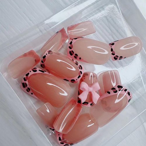 24Pcs Leopard French Tip Press on Nails Short Square Fake Nails Pink Glossy Bow Designs Full Cover Nude Glue on Nails Cute False Nails Stick on Nails for Women Girls Medium Manicure Decorations