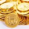 Vonokee 120 Pieces Plastic Pirate Coins,Fake Gold Coin for Halloween,St. Patrick's Day,Treasure Hunts,Party Favors