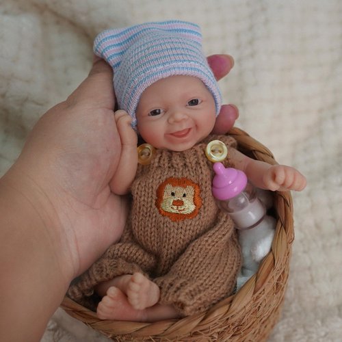 7 Inch Mini Reborn Baby Dolls，Silicone Full Body Baby Soft Skin Mini Realistic Newborn Baby Dolls Real Life Tiny Baby Doll with Feeding Accessories& Gift Box-Boy