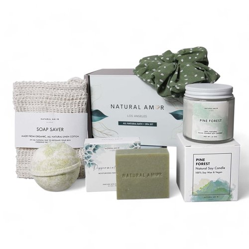 Natural Amor Green Spa Gifts for Women, Peppermint Forest Bath Gift for her,5pc Bath & Body Gift Including Soap Bar, Candle, Bath Bomb
