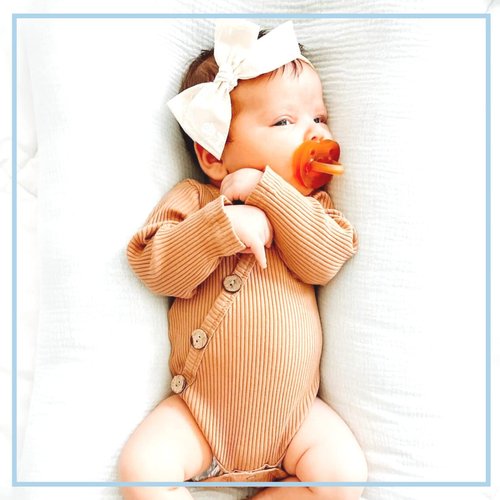 Simply Rubber Pacifiers - Rounded/Cherry - Medium (6-12 mos) - Heart-Shape Nipple - Natural Rubber Pacifier - BPA-Free - Handcrafted in Italy - 2-Pack