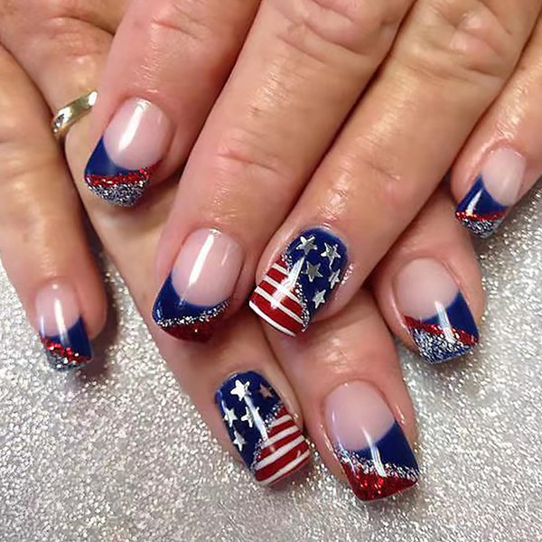 Independence Day Press on Nails Square Star Fake Nails 4th of July Design American Flag Glue on Nails French Tip Stars Stripes with Silver Glitter False Nails for Women Girls Manicure Decoration 24Pcs