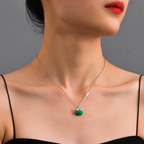 Andelaisi Boho Green Frog Choker Necklace Vintage Frog Necklace Choker Green Frog Pendant Necklace Minimalist Funny Animal Necklace for Women