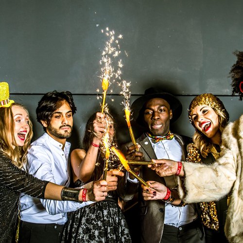 Teling 500 Pack VIP Plastic Wristbands Party Wristbands for Events VIP Custom Wristbands Plastic Bracelets Wristbands Waterproof Wrist Bands Arm Bands for Events Concerts (Holographic Red)