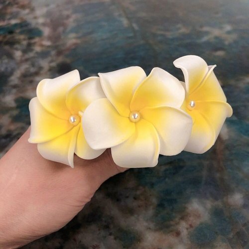 Hawaiian Hair Side Comb Beach Hair Clips Foam Plumeria Flower Hair Comb Hair Accessories Bridal Insert Comb Pearl Hair Comb for Summer Party Beach Travel Holiday(yellow)
