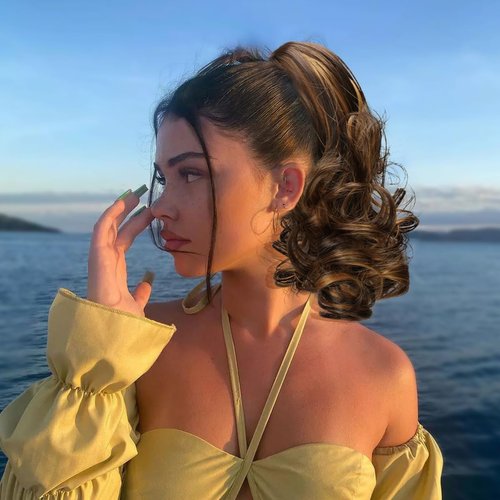 Short Claw Clip Bonde Ponytail Hair Extension Fake Hairpiece Curly Synthetic Faux Jaw Updo Wavy Pony Tails 13" Heat Friendly Fiber Hair Piece for White Women Girls Kids