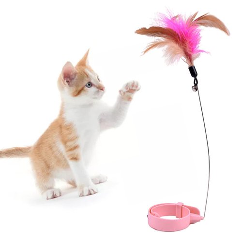 Cat Feather Wand Necklace, Colored Cat Feather Funny Cat Feather Wand Cat Feather Collar Toys Interactive Cat Feather Toy Cat Feather Wand Collar Funny Cat Stick Feather Wand Toy with Bell (Pink)