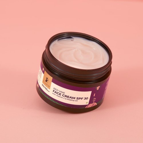 Pilgrim Red Vine Vitamin C Face Cream SPF 30 | with Rosehip Oil (PA+++) | Anti Aging Facial Cream | Fights Wrinkle & Even Tone Skin | Provides Long Lasting Sun Protection | 1.76 Oz (50gm)