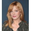 SEVENCOLORS Medium Length Strawberry Blonde Wigs for Women Layered Ombre Blonde Wig with Dark Roots Synthetic Hair Wigs for Daily Party Halloween