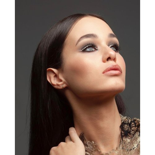 Radiant Professional Maxi Coverage Powder - Vitamin C Enriched - Helps Retain Moisture - SPF 15 - Full Coverage Makeup Foundation - Matte Finish Makeup Powder - Alabaster (01)