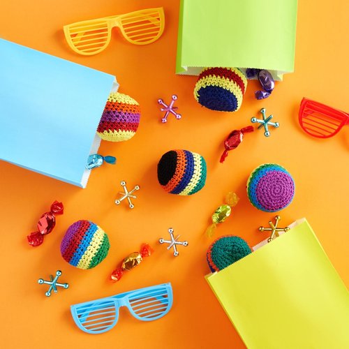 BLUE PANDA 6 Pack Knitted Juggling Sacks - Soft Foot Bag Balls for Adults, Party Favors, Soccer Training (6 Designs, 2.5 x 2 x 1.5 in)