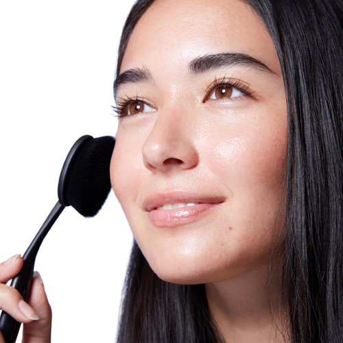 Artis Elite Black Oval 7 Brush | Oval Makeup Brush | Luxury Synthetic Foundation Brush | Ideal for foundation, SPF, Skincare | Use with liquids, powders, and creams | Creates Airbrush Finish