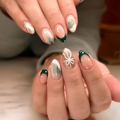 Christmas Press on Nails Short Almond OFDNE French Tip Fake Nails Winter False Nails with Designs Green & White Bow Christmas Tree Glossy Glue on Nails Xmas Acrylic Nails for Women Girls 24 Pcs