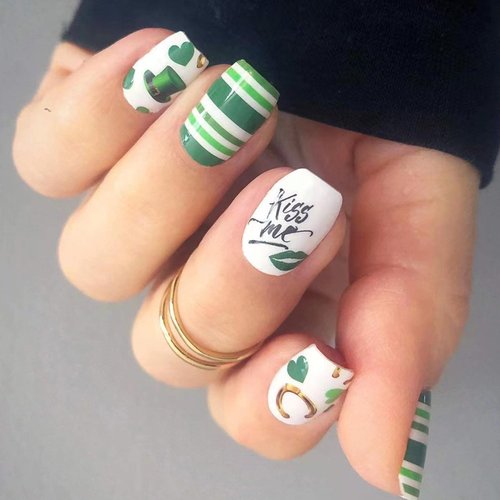 St. Patrick's Day Press on Nails Short Square Fake Nails Green Stripes Acrylic Nails Full Cover Green False Nails with Design Green Hearts Lip Irish Holiday Glue on Nails for Women Girls DIY Manicure