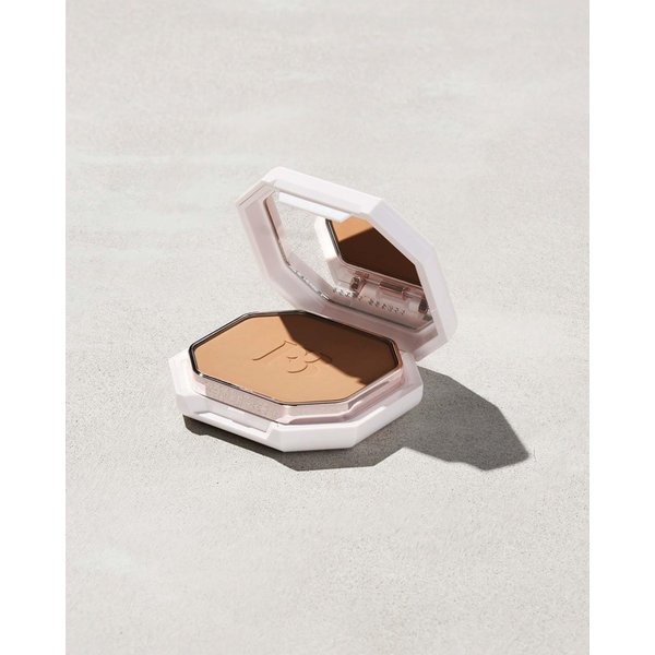Fenty Beauty by Rihanna Pro Filt’r Soft Matte Longwear Powder Foundation 270