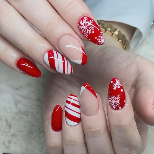Christmas Press on Nails Almond Fake Nails Winter Red False Nails with Designs Snowflake Full Cover Acrylic Stick on Nails Glossy Glue on Nails Xmas Artificial Nails For Women Girls Manicure 24Pcs