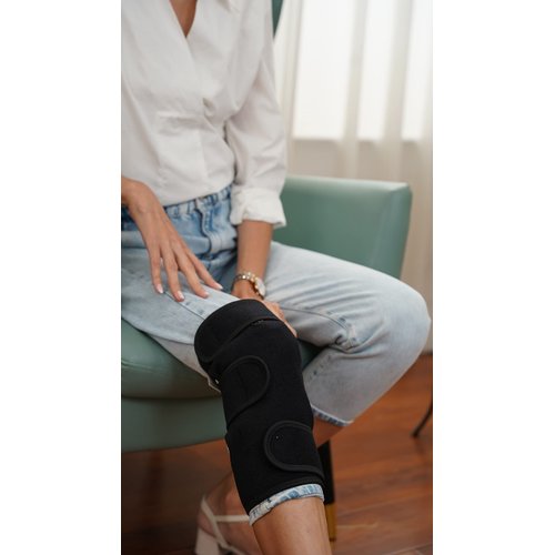 UTK Heated Knee Brace Wrap for Pain Relief, Far Infrared Heating Pads Therapy for Knee and Leg - 6 Jade Stones, 3 Heat Settings, EMF Free, Auto Shut Off