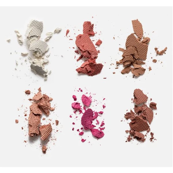 Bissú 6 colors Makeup Palette (4grms each color) includes 2 highlighters, 2 Bronzers, 2 Blushes (La Buenaza)