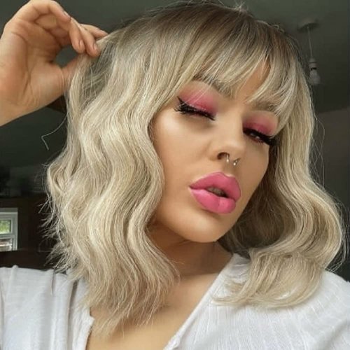 KEVVTY Ombre Blonde Wavy Bob Wig With Bangs,Blonde Short Wavy Wig with Bangs for Women,Medium Shoulder Length Realistic Synthetic Hair Natural Wave Cosplay Wig With Dark Roots