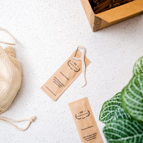 Bleeker and Rowe 100% Biodegradable Individually Wrapped Floss Picks - Eco Friendly Flossers 150 Pack (Biodegradable Bamboo Charcoal Floss)